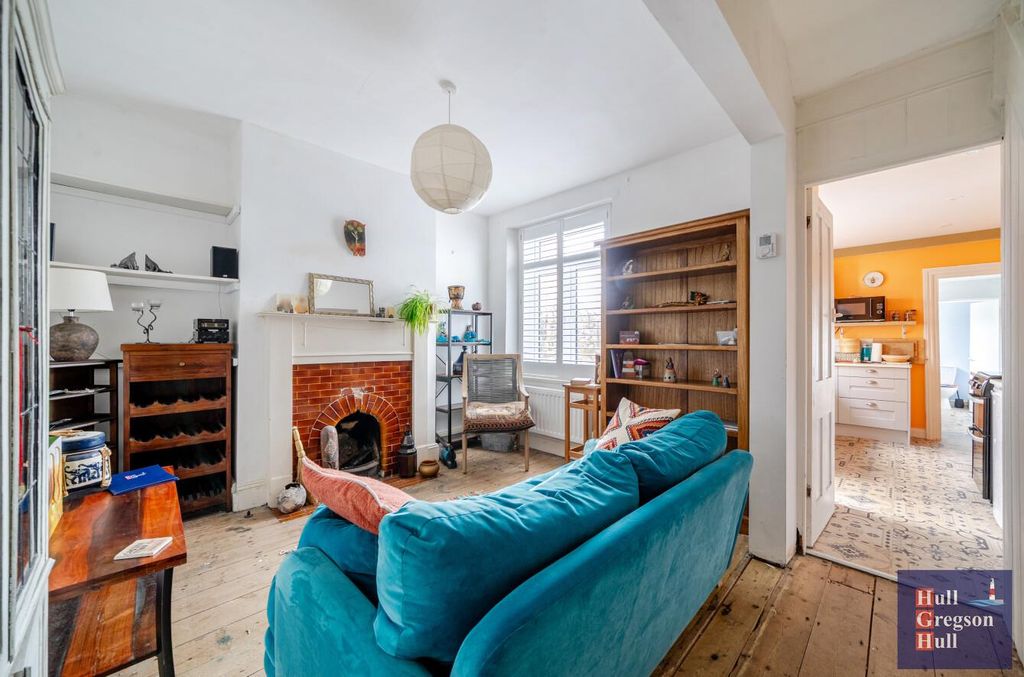 Property photo 3 of 21 d9c12F8c-d458-4259-B37F-113A92F5588d.Jpg