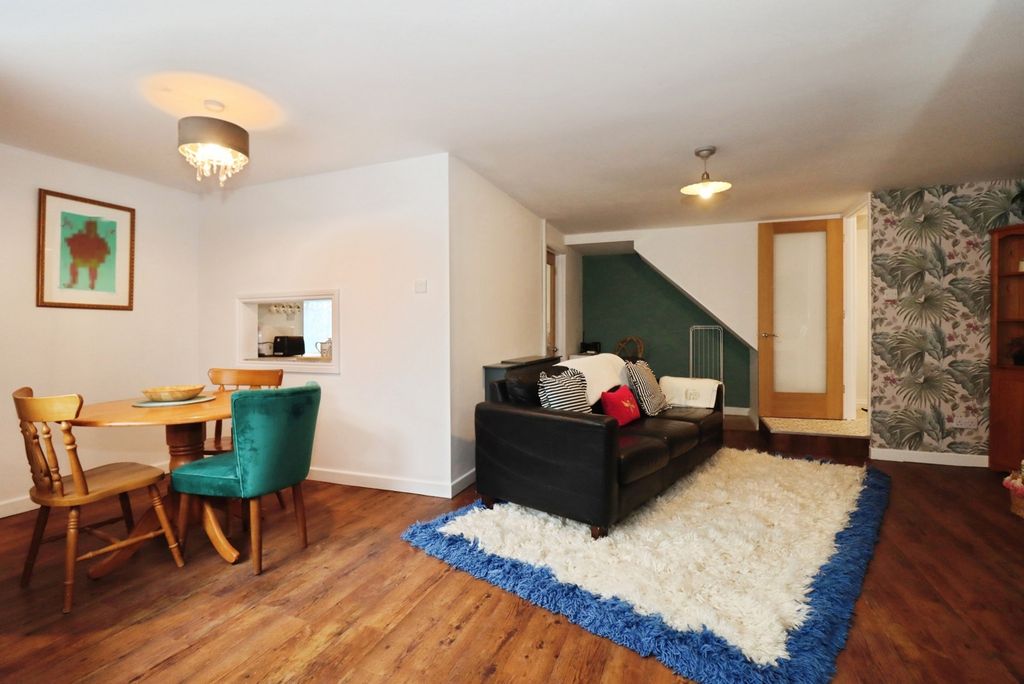 Property photo 3 of 16 Photo