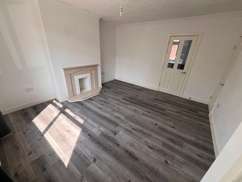 Property photo 3 of 10 Img_5016