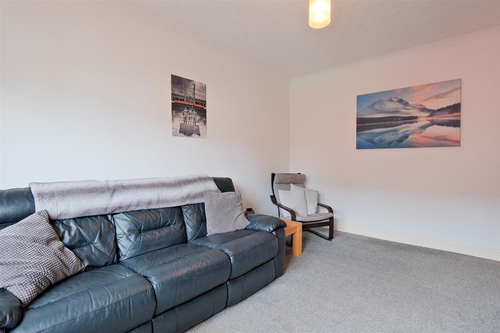 Property photo 3 of 21