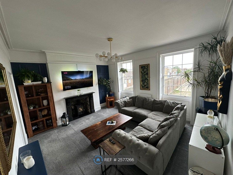 Property photo 1 of 11 Sitting Room