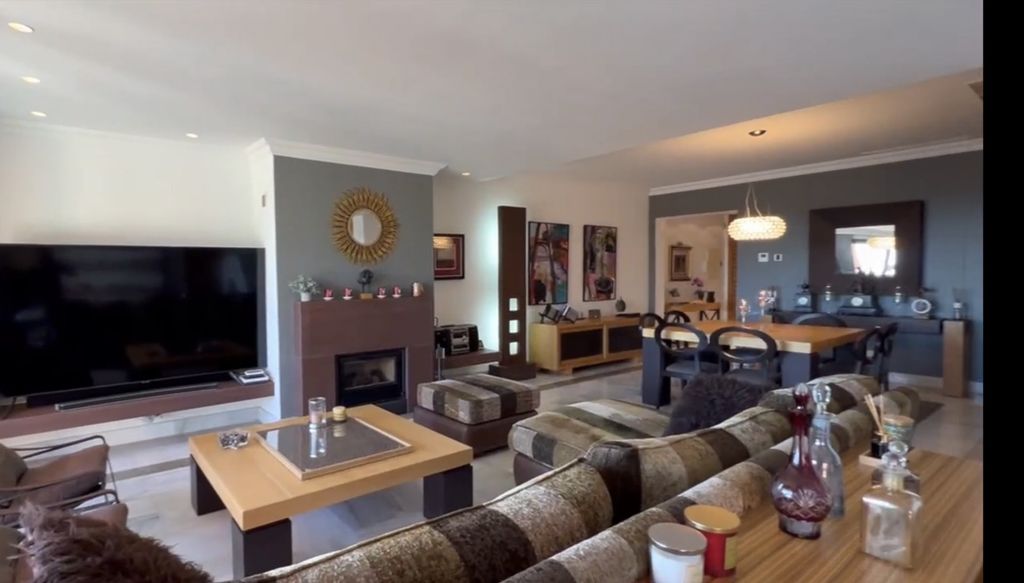 Property photo 3 of 28 Photo 2