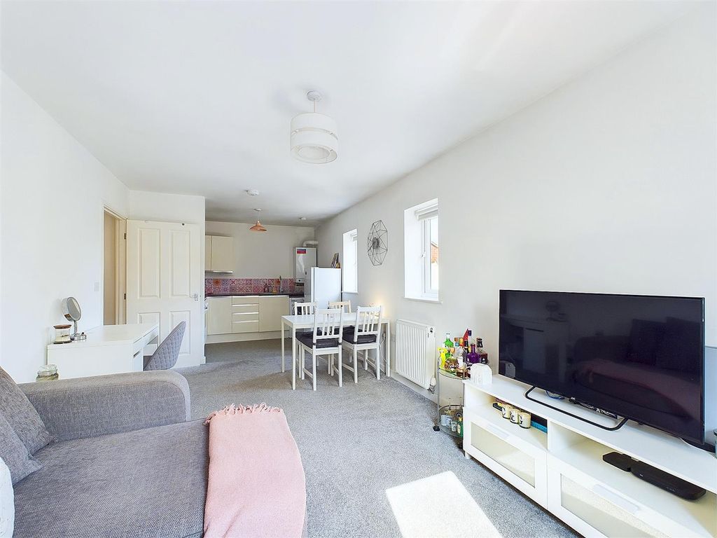 Property photo 3 of 10 Cam03736G0-Pr0039-Still011.Jpg
