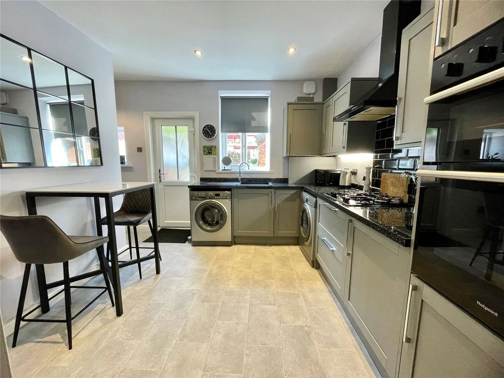 Property photo 1 of 12 Breakfast Kitchen