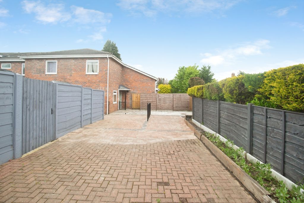 Property photo 3 of 16