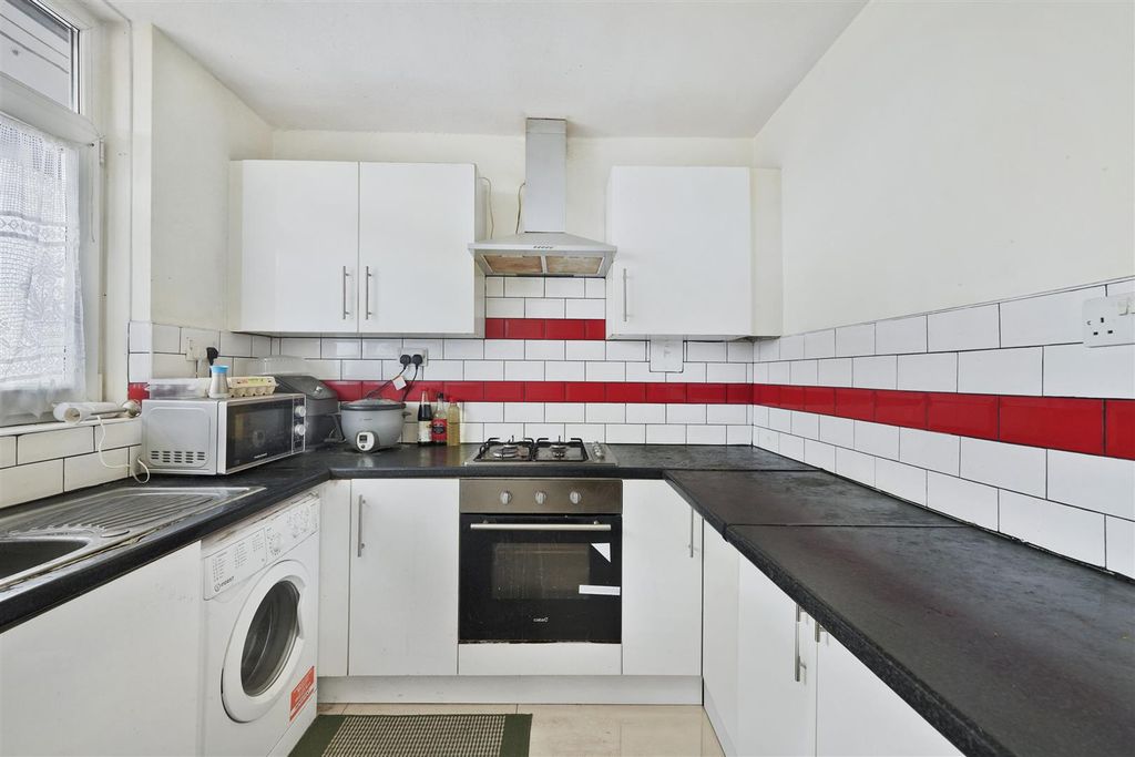 Property photo 2 of 14 Kitchen