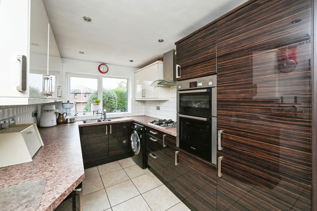 Property photo 2 of 17 Kitchen