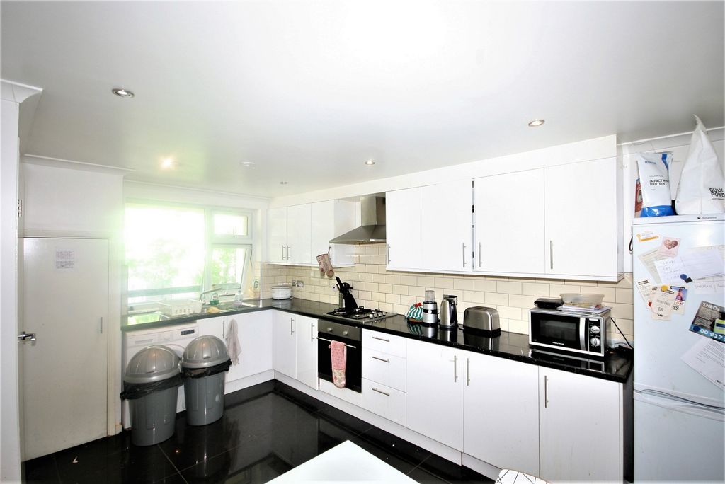 Property photo 3 of 16 Gallery
