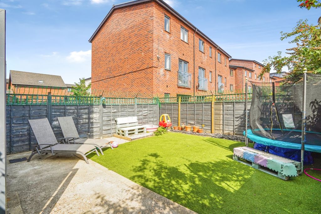 Property photo 2 of 18