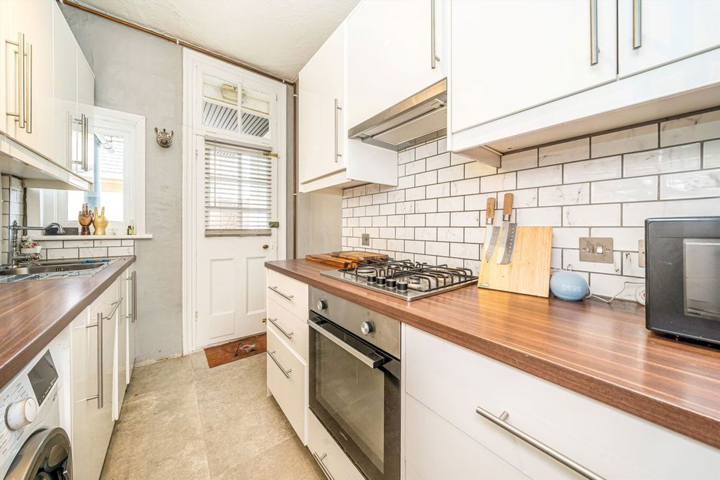 Property photo 3 of 8