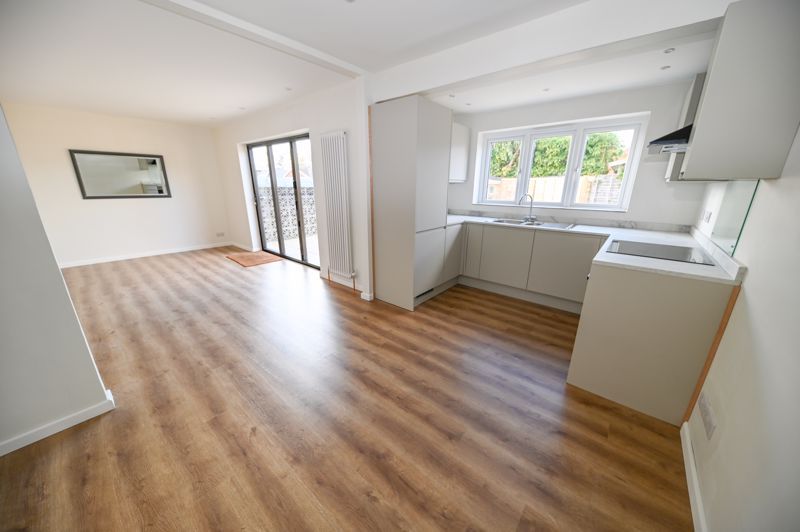 Property photo 2 of 17 Photo 4