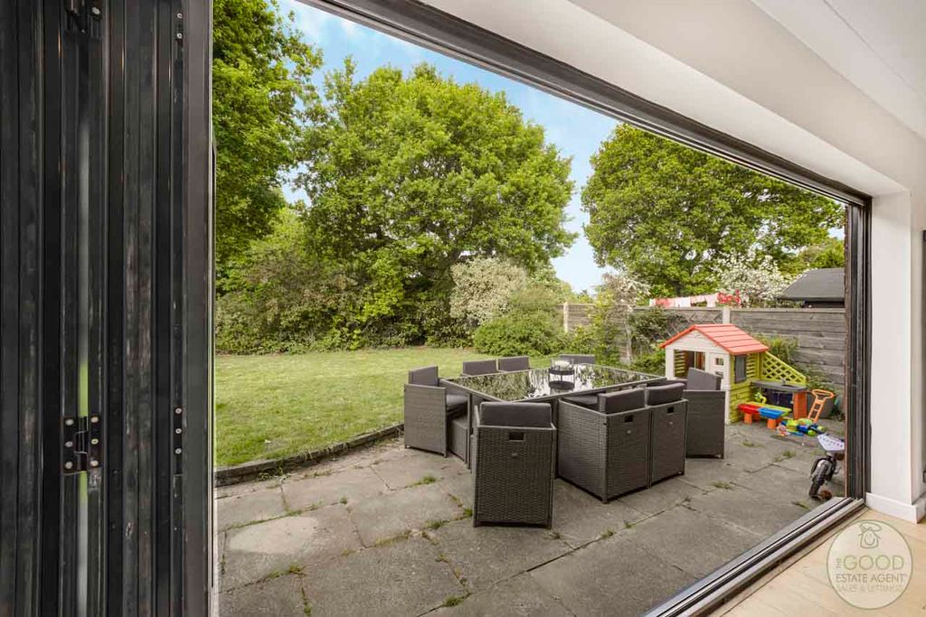 Property photo 2 of 24