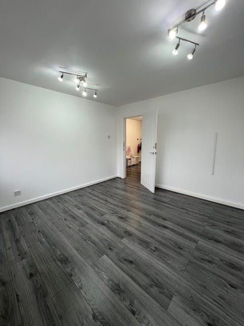 Property photo 2 of 5 6.Jpg
