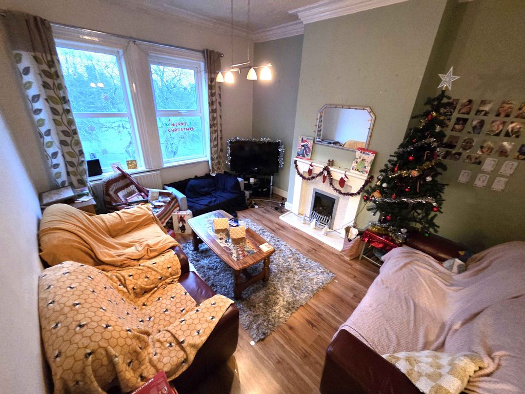 Property photo 1 of 10 Photo