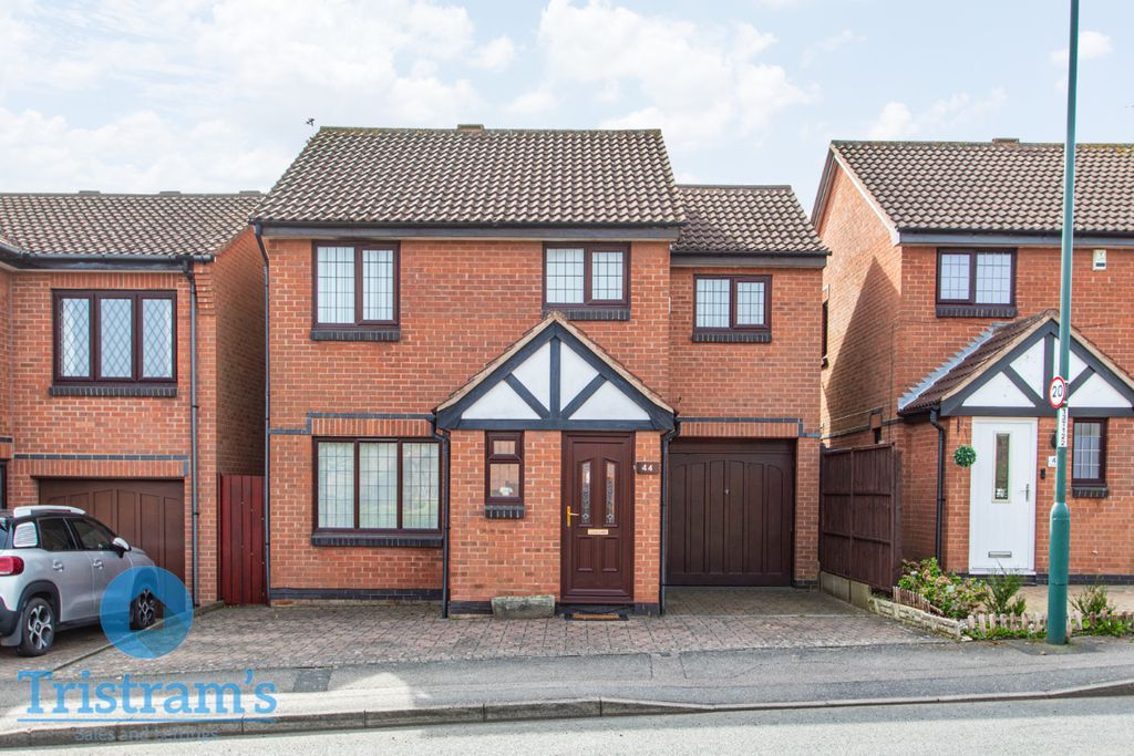 Property photo 1 of 27