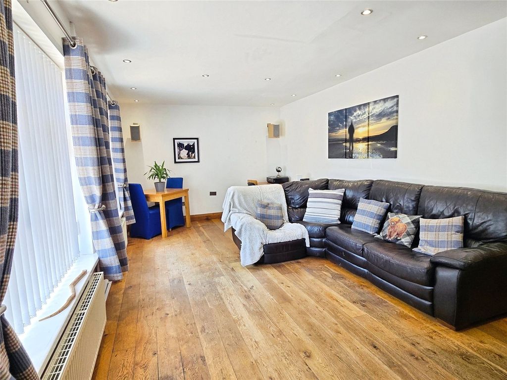Property photo 2 of 15 Living/Dining Room