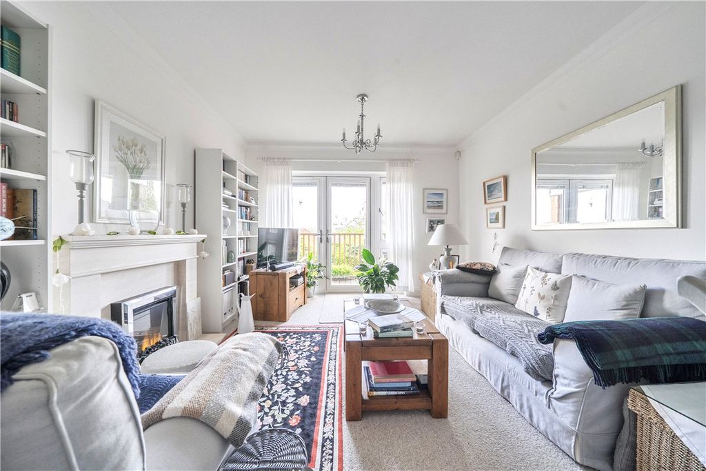 Property photo 1 of 14 Sitting Room
