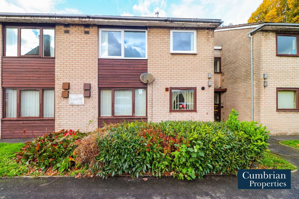 Property photo 1 of 8 External