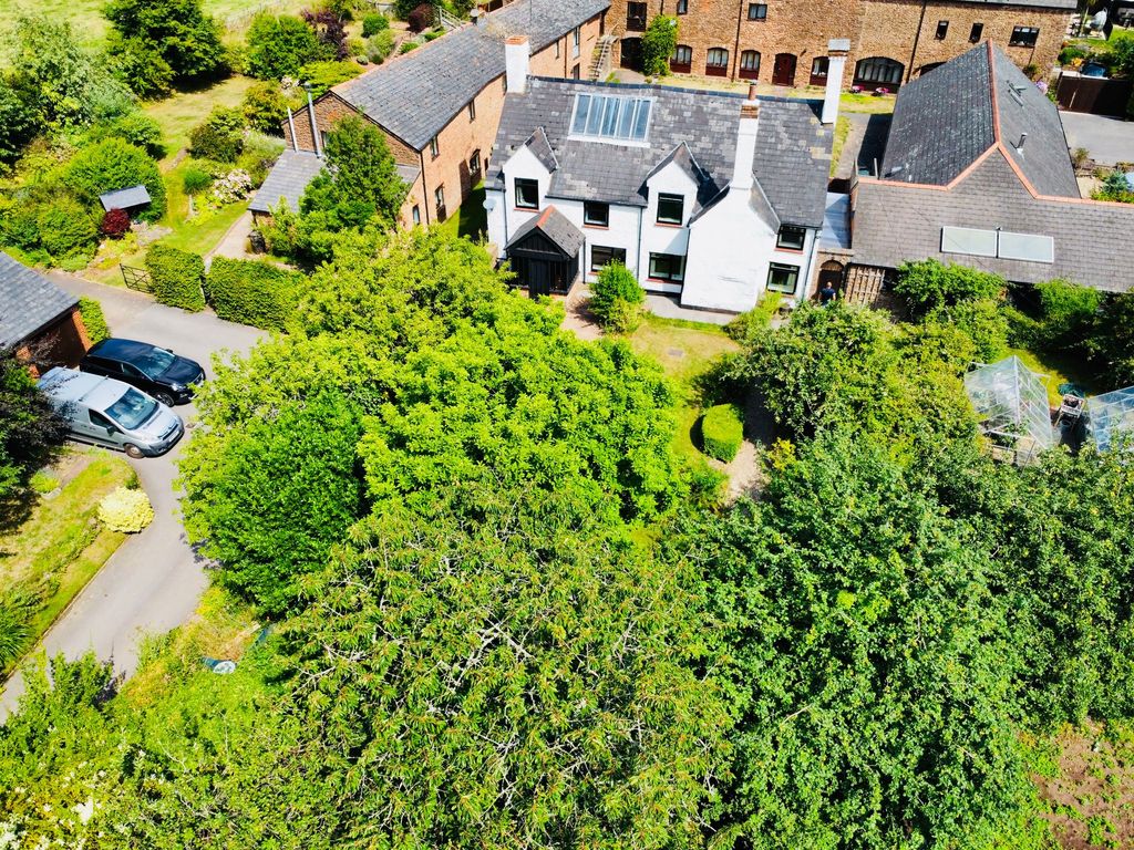 Property photo 3 of 26