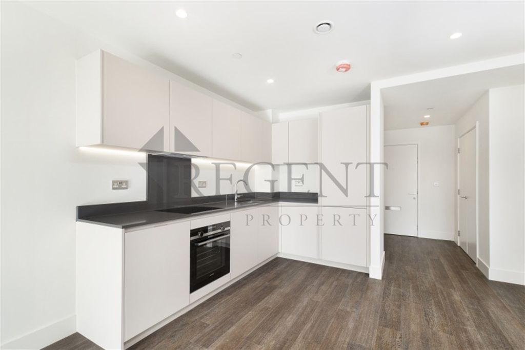 Property photo 2 of 8 Kitchen