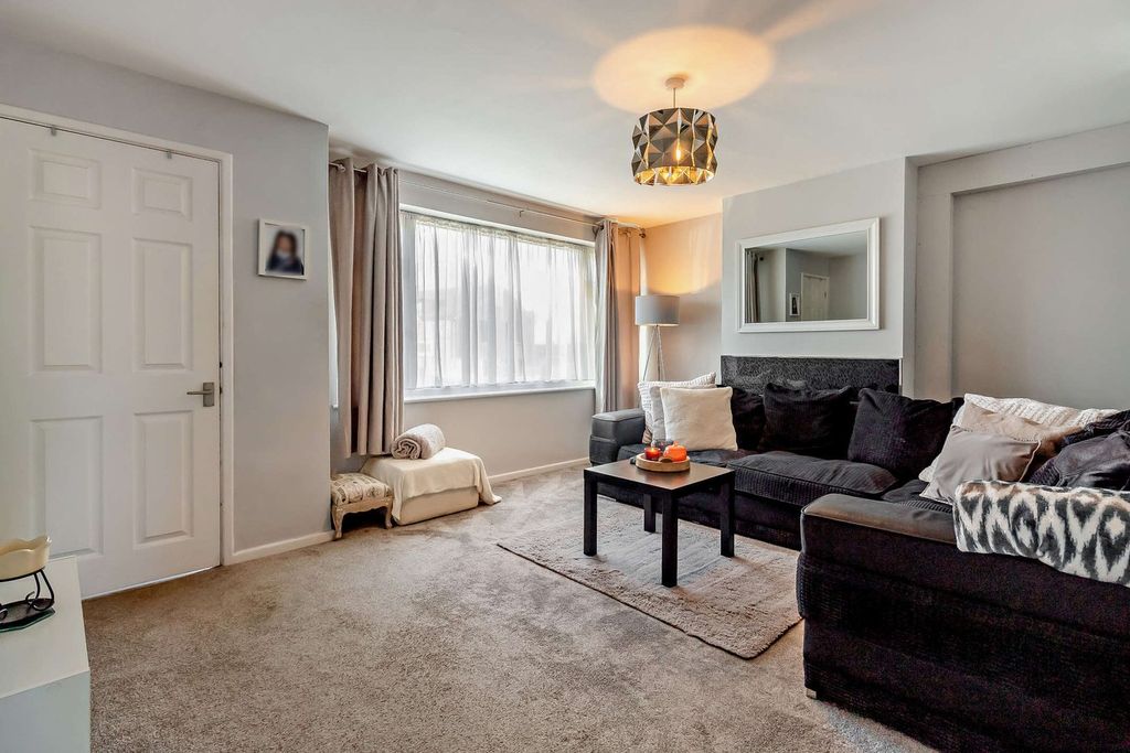 Property photo 2 of 22