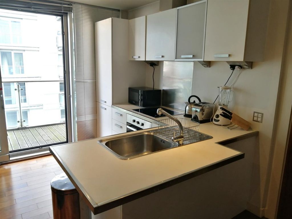 Property photo 2 of 10 Kitchen.Jpg