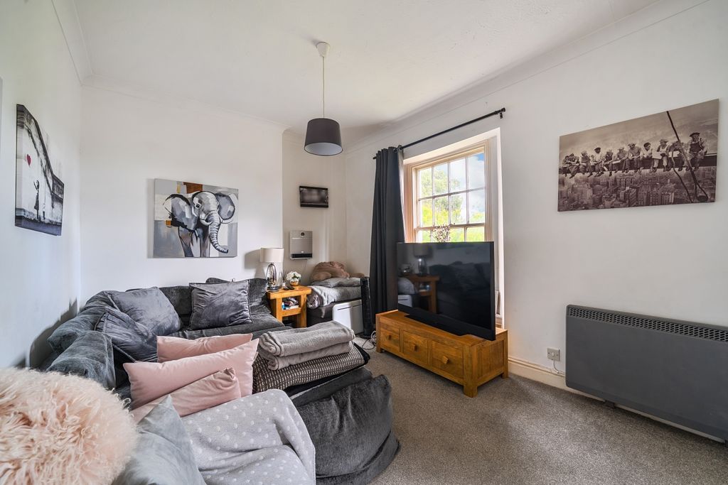Property photo 3 of 18 17-6Aa42Bce3Bfd1-1516025-1A09147c85295-25-45-1