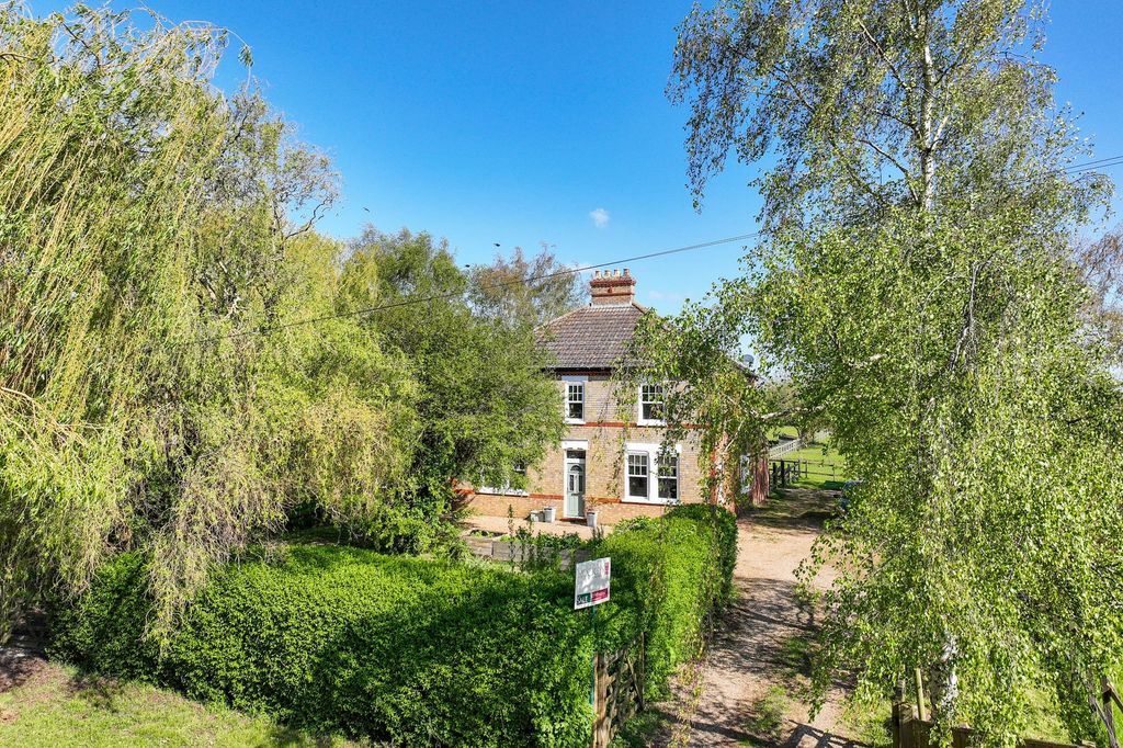 Property photo 1 of 42