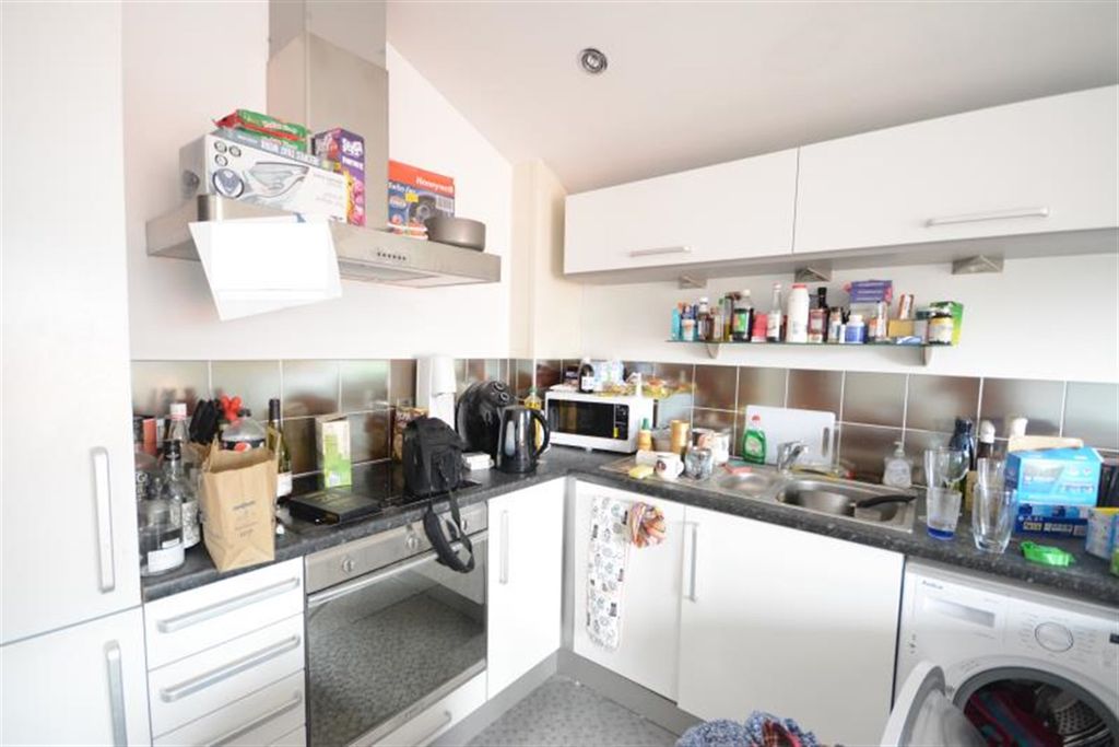 Property photo 3 of 5 Kitchen