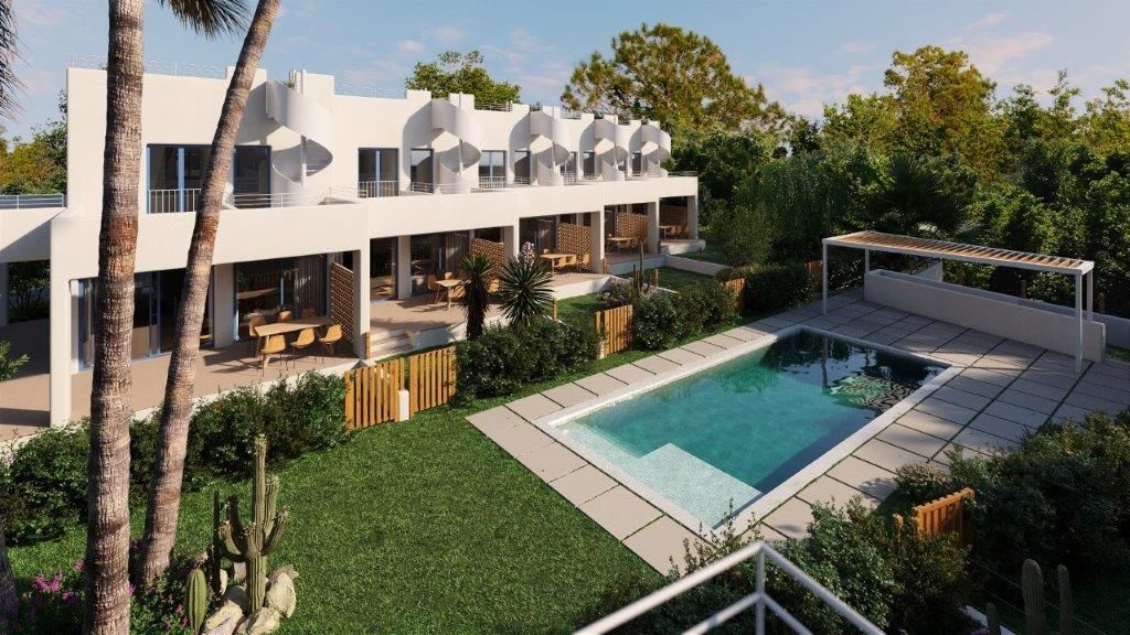 Property photo 1 of 15 House-Pool