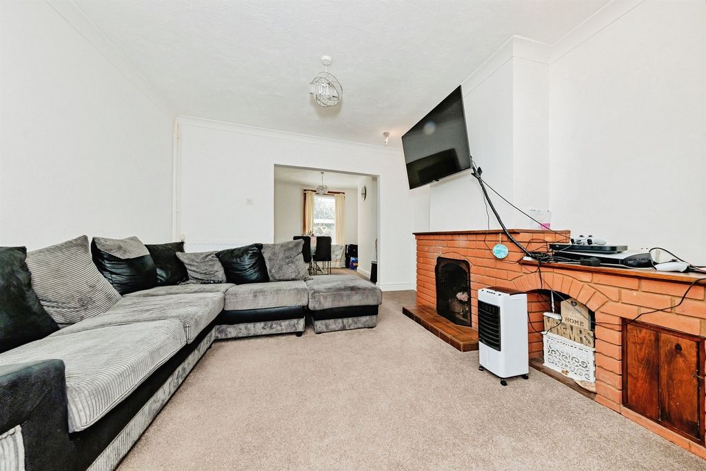 Property photo 2 of 12