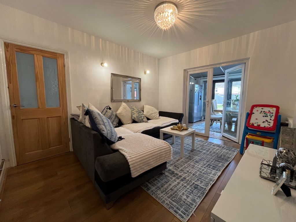 Property photo 3 of 11 5007754