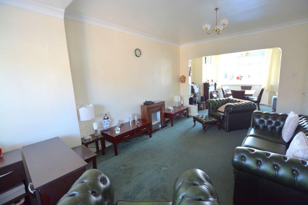 Property photo 3 of 15 Photo 6