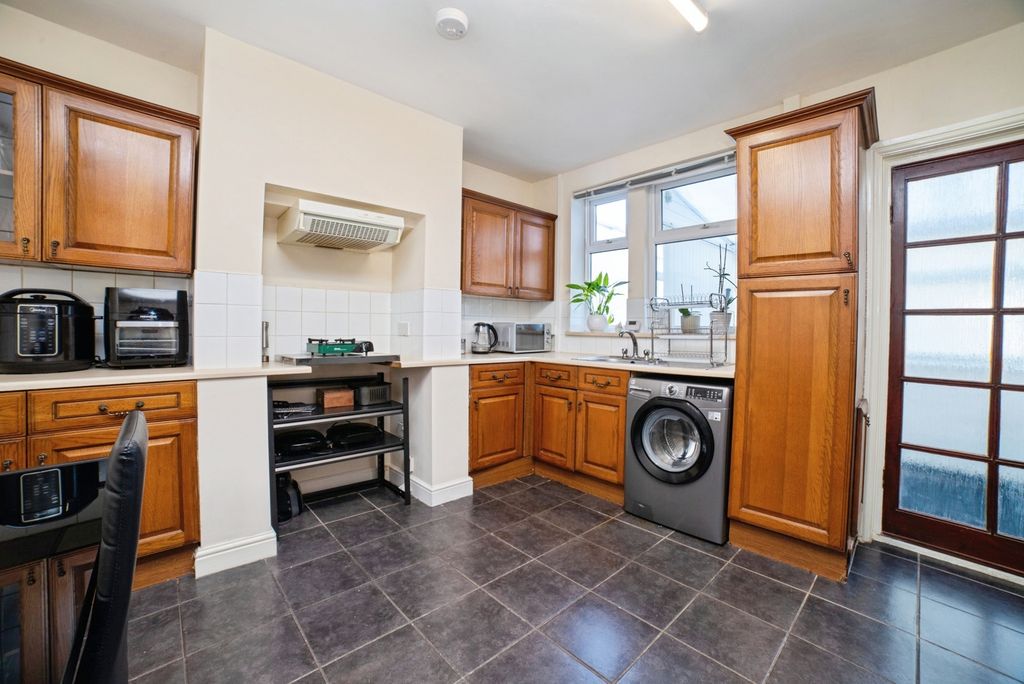 Property photo 3 of 24 Kitchen Dining Room