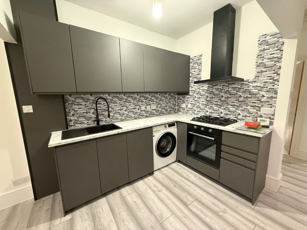 Property photo 2 of 8 Picture No. 03