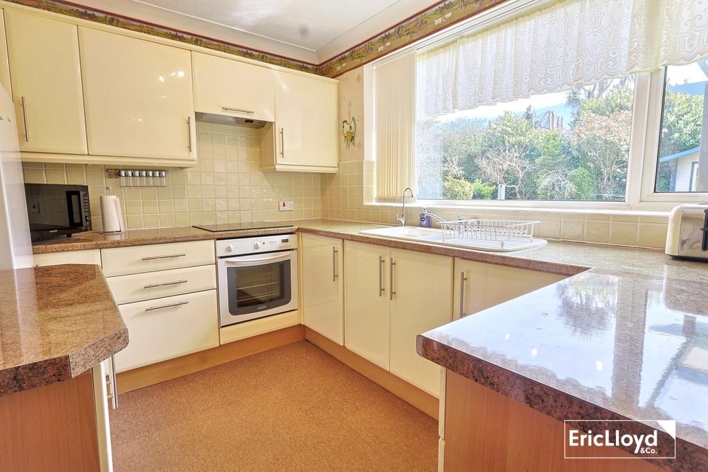 Property photo 3 of 17 Photo 16