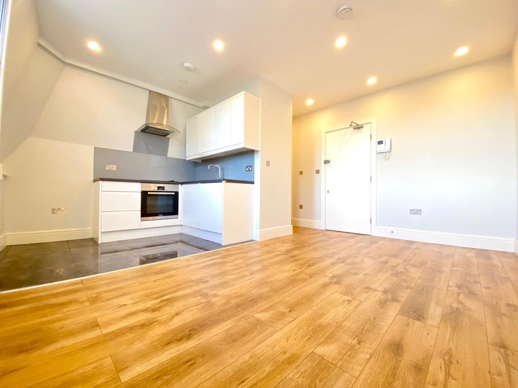 Property photo 1 of 8 Image