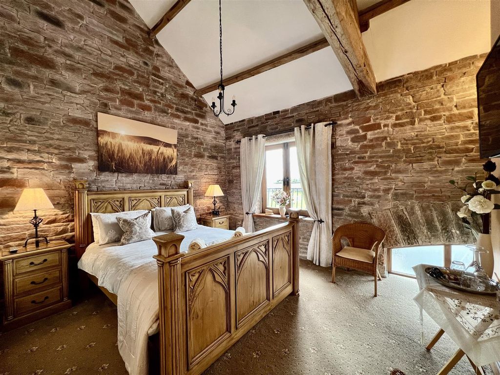 Property photo 3 of 40