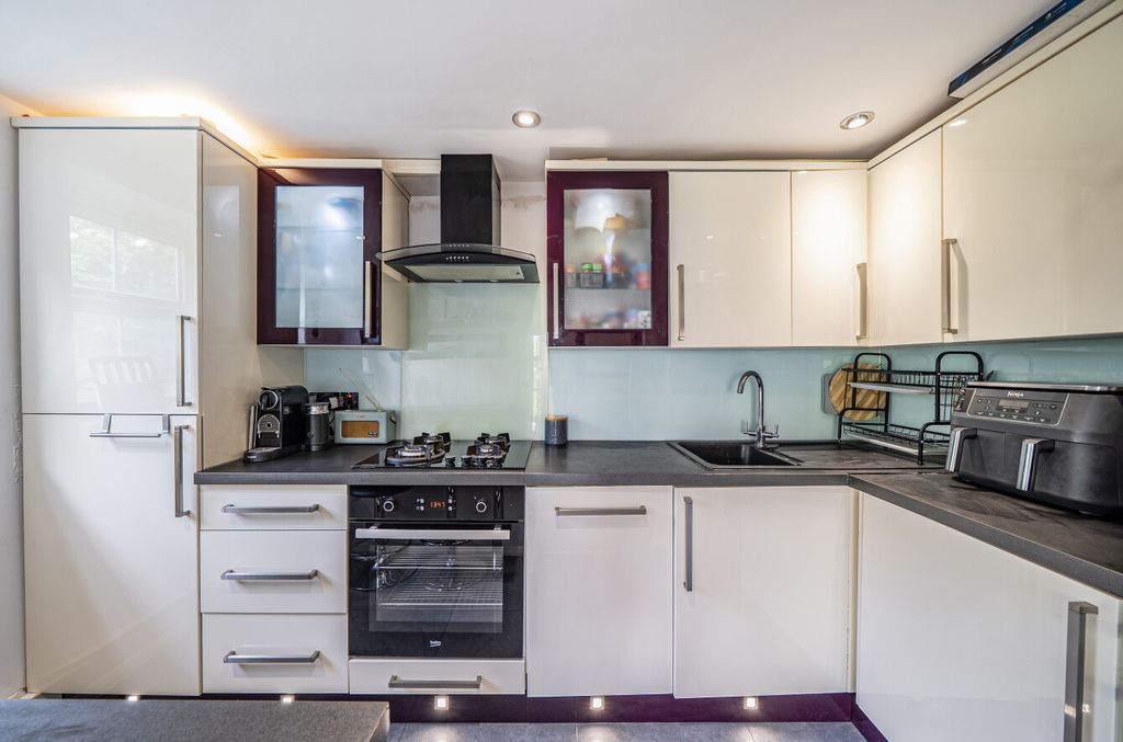 Property photo 3 of 20 1456015-6-69Fb1d6...