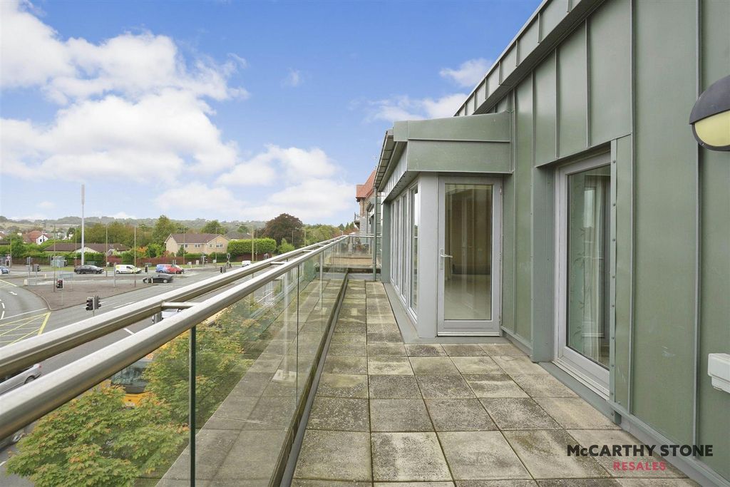 Property photo 3 of 26 Balcony66Lc.Jpg