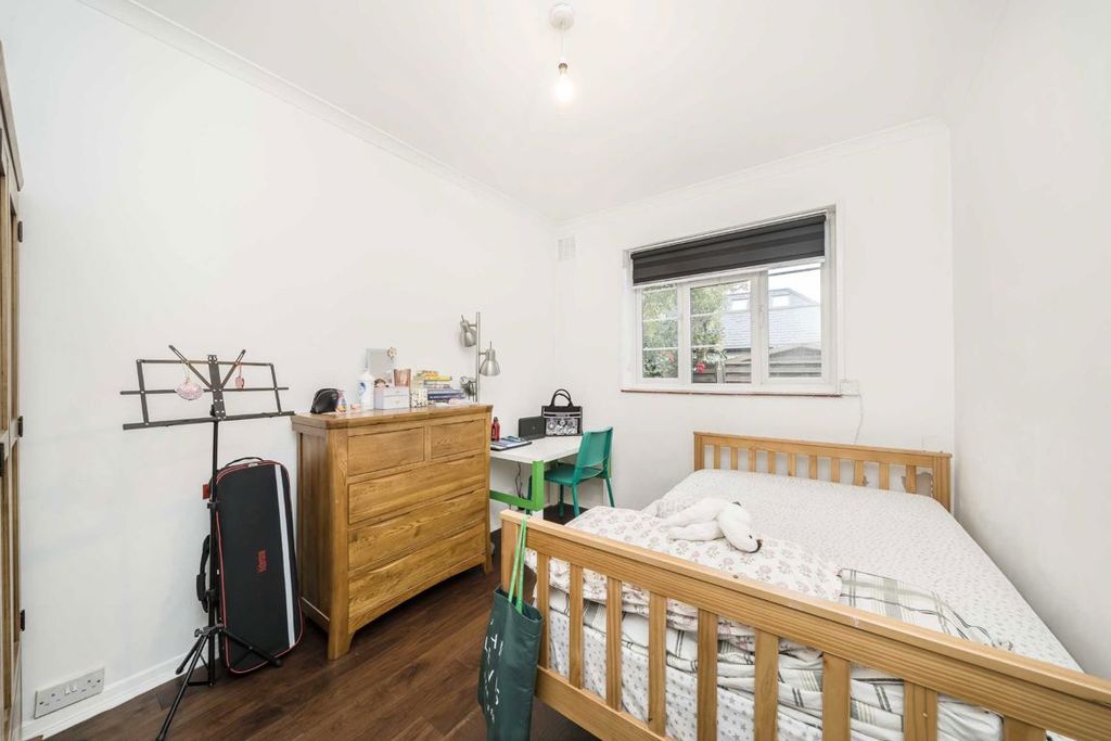 Property photo 3 of 6