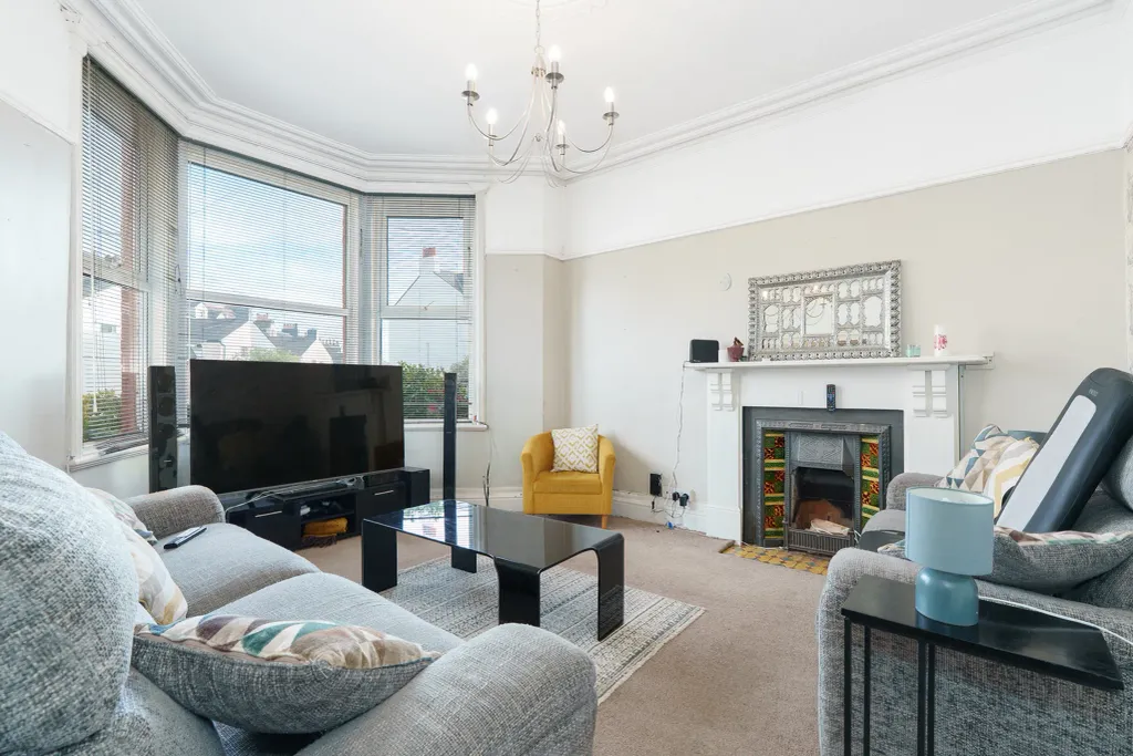 Property photo 3 of 18