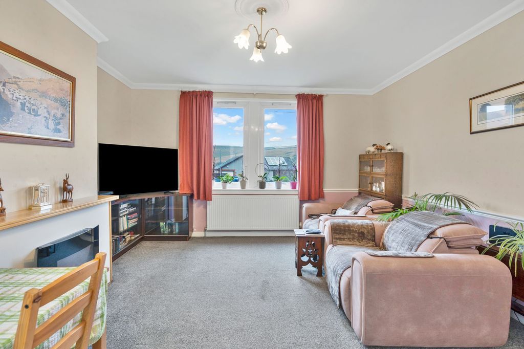 Property photo 2 of 28 Living Room