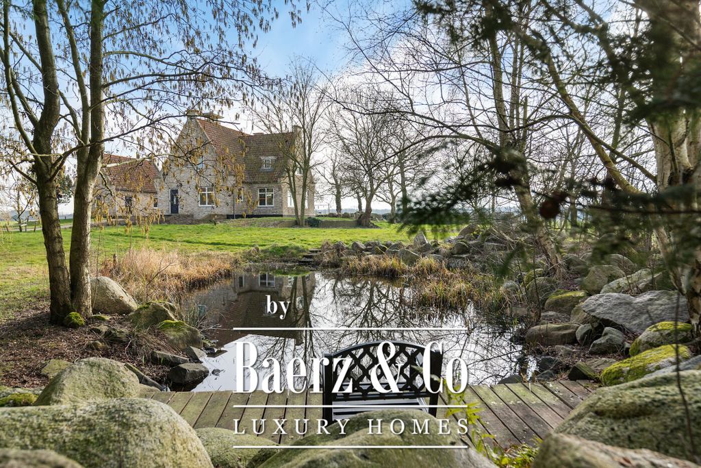 Property photo 1 of 64