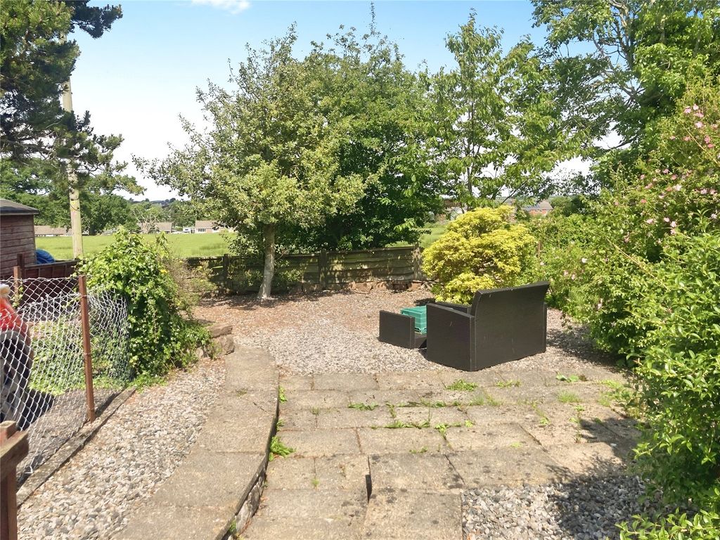 Property photo 3 of 10 Garden