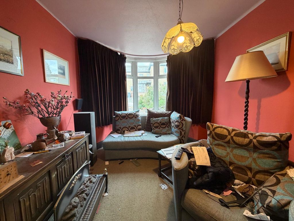 Property photo 2 of 27