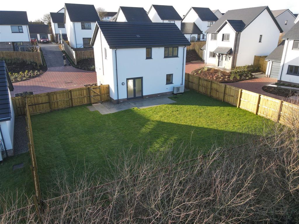 Property photo 2 of 9