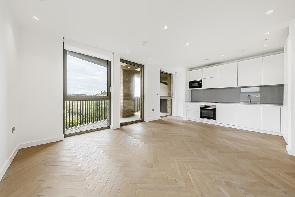 Property photo 1 of 15 Living Room