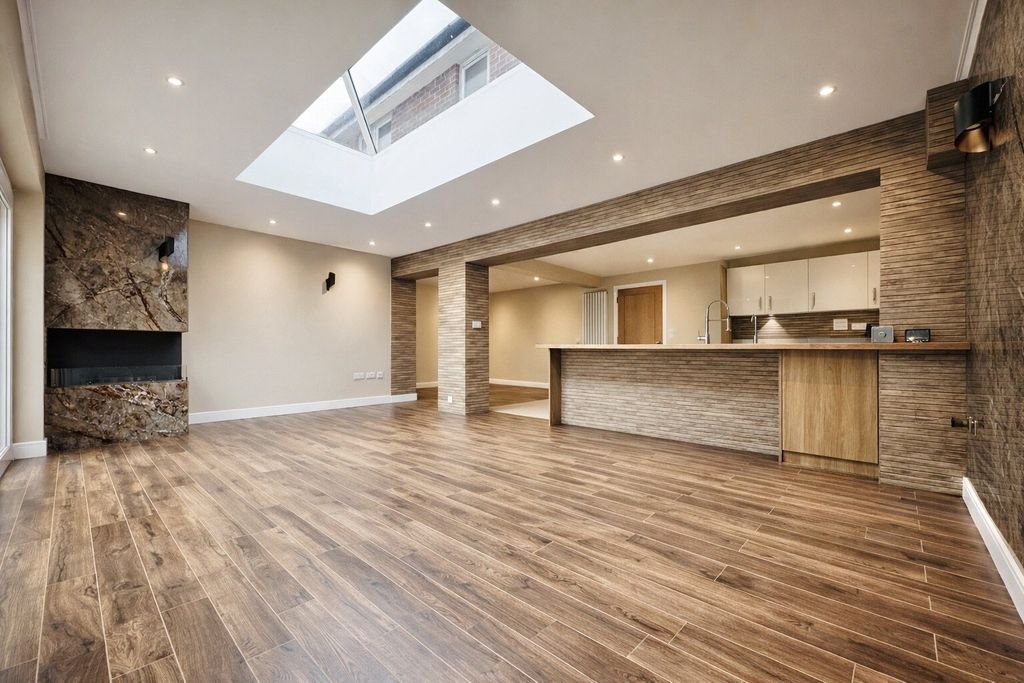 Property photo 2 of 17 Picture No. 02