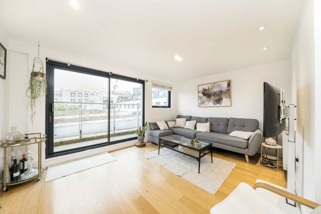 Property photo 2 of 7